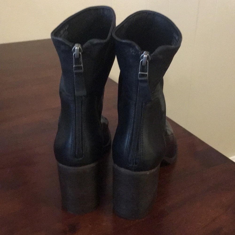 Chelsea & Violet Ruched Black Boot Size 8.5